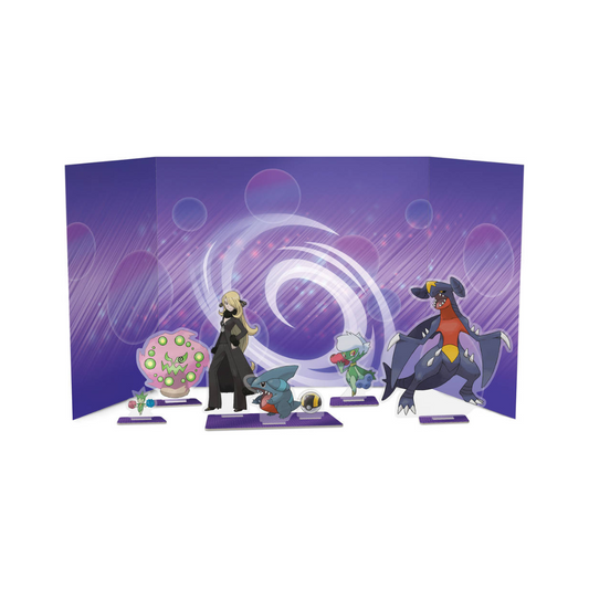 Pokémon TCG Cynthia's Garchomp ex Premium Collection: standees van Cynthia, Garchomp, Kirlia, Gible en Spiritomb voor paarse achtergrond.
